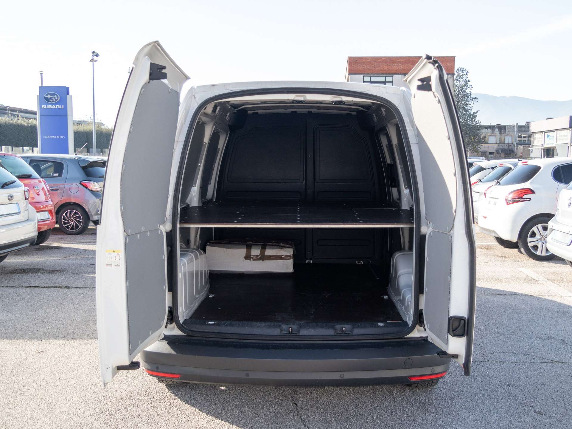 Volkswagen Caddy  MAXI VAN BUSINESS 1.4 TGI MAXI – PASSO LUNGO.